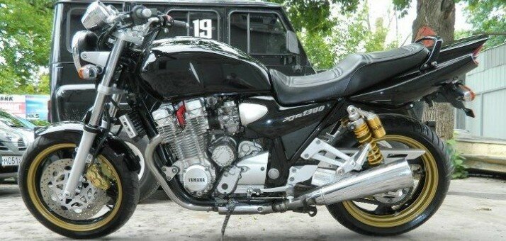 YAMAHA XJR1300